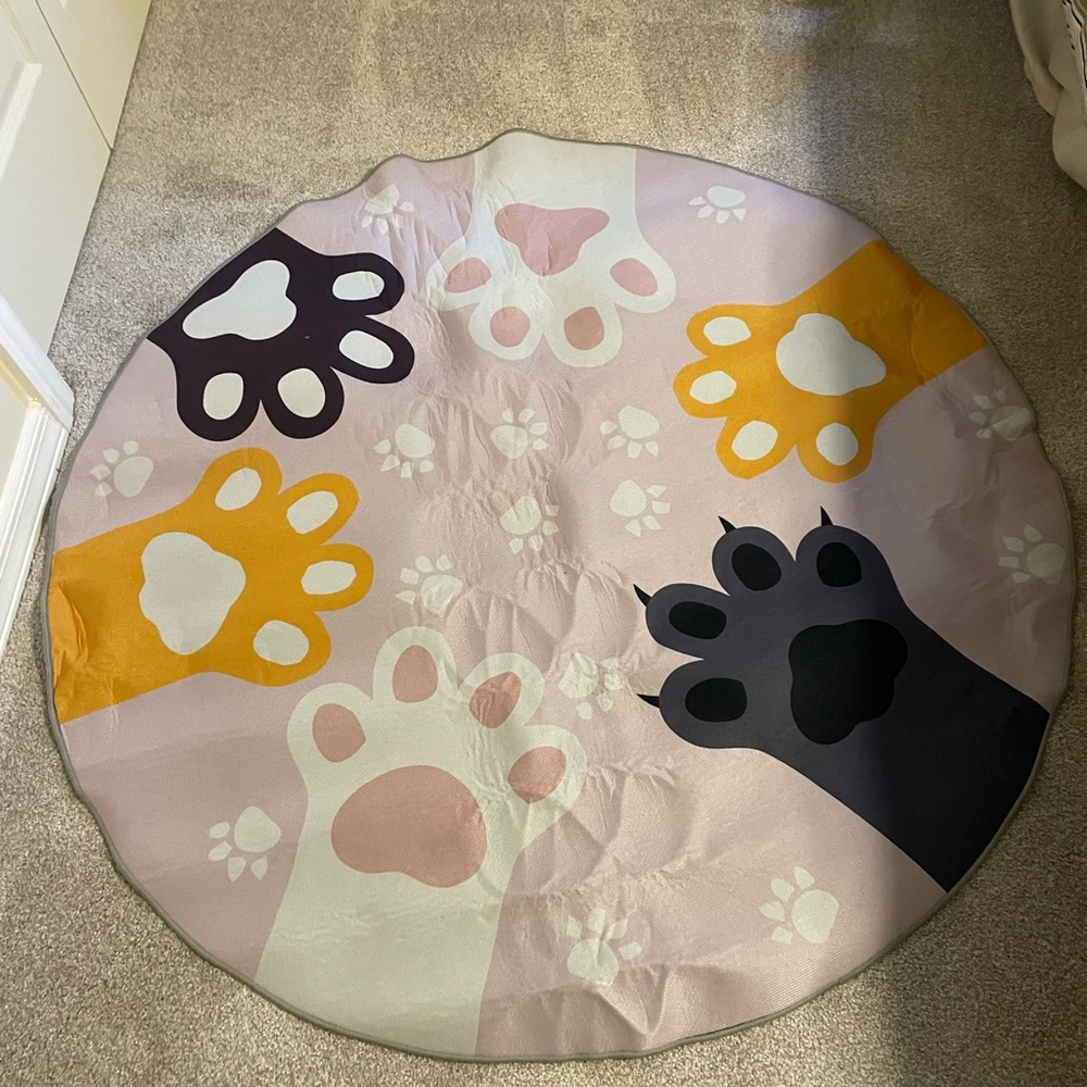 Brand new and so Cute! Cat paws 45” round rug